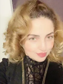 Saliha, ménage à domicile à Paris