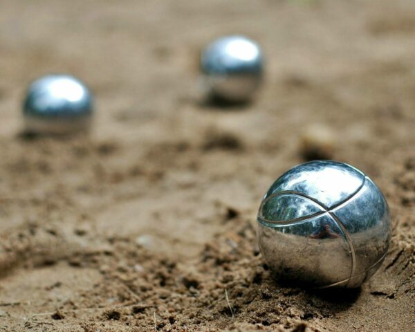 comment nettoyer et entretenir des boules de pétanque