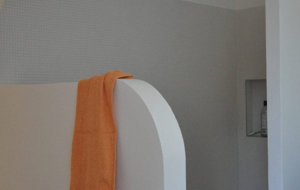 salle de bain serviette orange