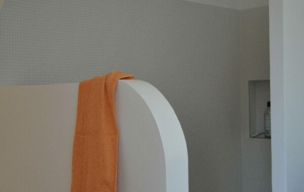 salle de bain serviette orange